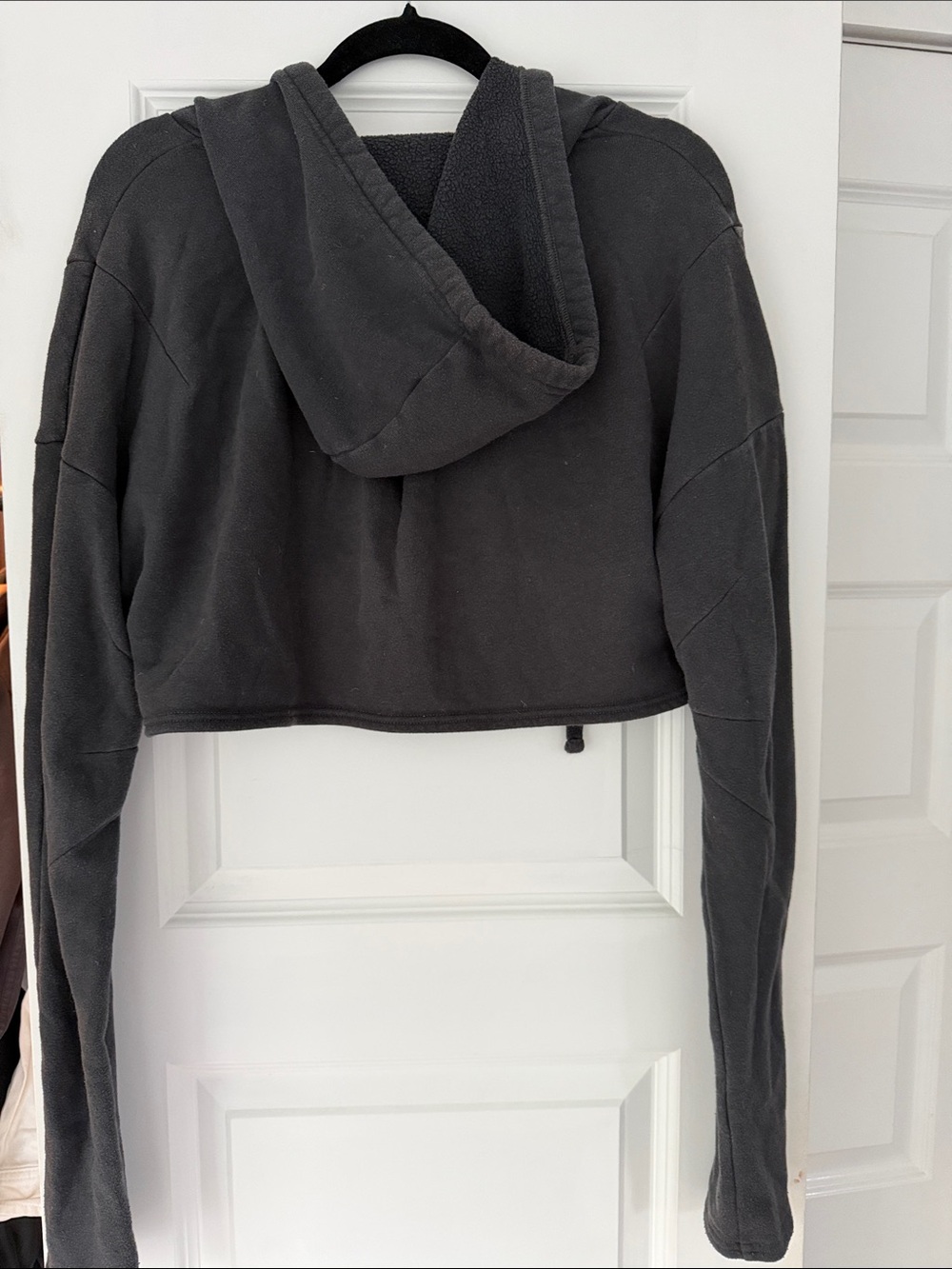 ALO Yoga cropped Black Fleece-Lined Zip Hoodie size Medium - Picture 6 of 6